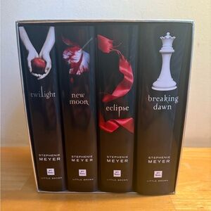 Twilight saga HCDJ 4 book box set Stephenie Meyer